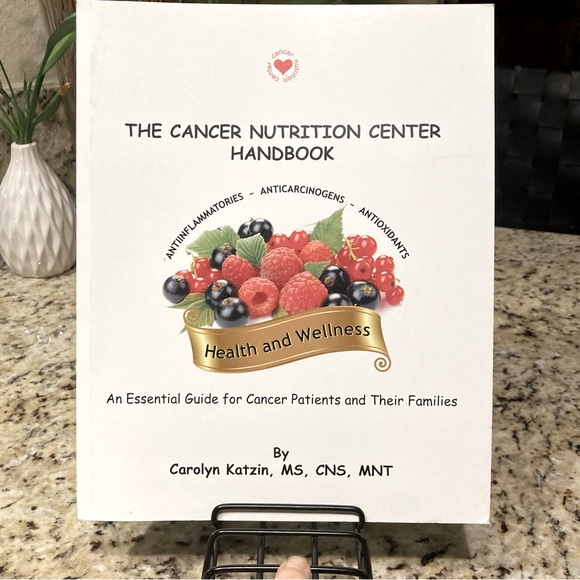 ***3/$25*** THE CANCER NUTRITION HANDBOOK—SOFTCOVER BY CAROLYN KATZIN - Picture 1 of 5